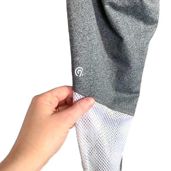 Champion Gray & White Mid-Rise Mesh Capri Leggings - Picture 6 of 17
